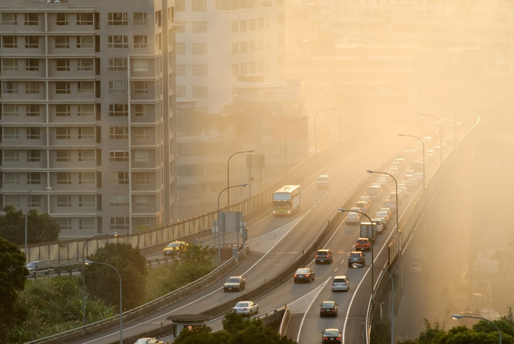 氣候變遷影響人類生活，改善環境問題是守護地球的第一步。